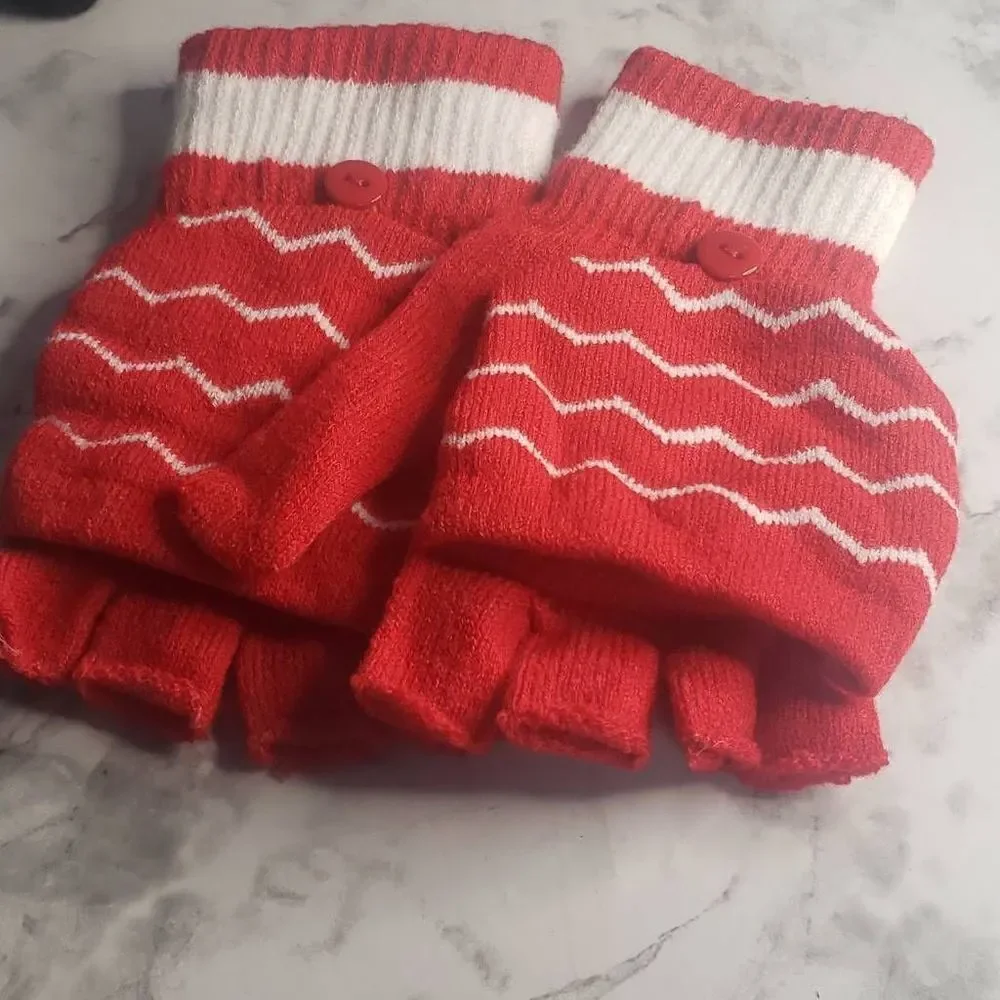 5 Gloves/Mittens Bundle